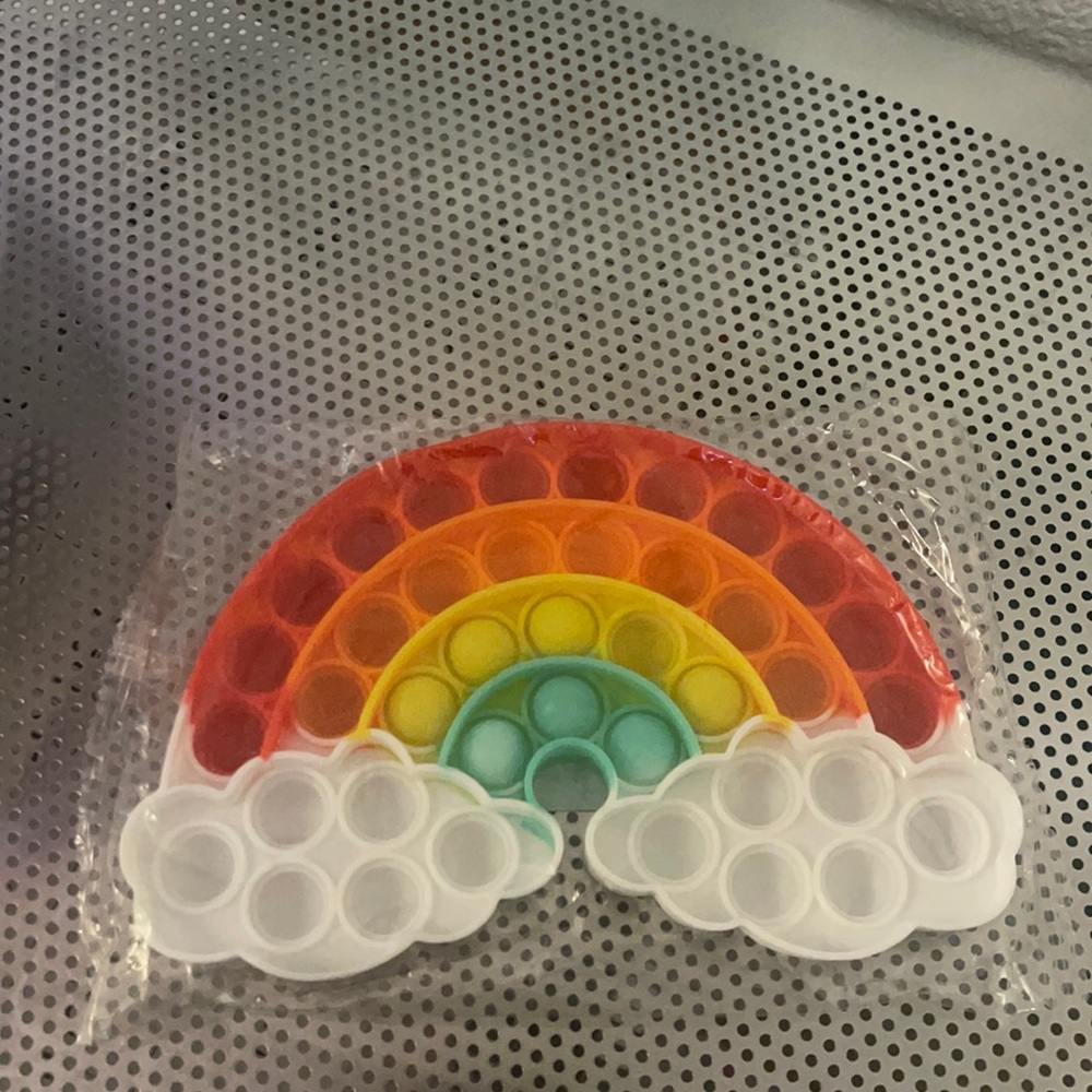 1pc. Rainbow shaped Pop-it.